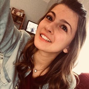 Meet your Posher, Faith